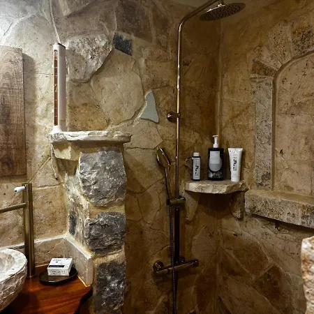 Villa Vista Featuring Amazing Sea Views With Pool, King Bed And Romantic Shower For Two Apartment *