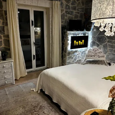 Villa Vista Featuring Amazing Sea Views With Pool, King Bed And Romantic Shower For Two * Mesochorion (Evrytania)