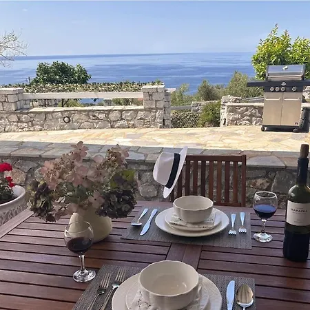 Villa Vista Featuring Amazing Sea Views With Pool, King Bed And Romantic Shower For Two
