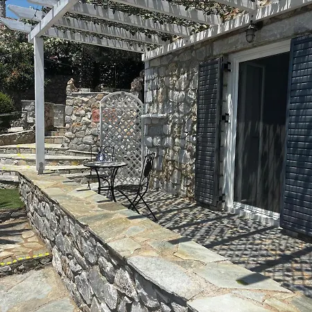 Apartment Villa Vista Featuring Amazing Sea Views With Pool, King Bed And Romantic Shower For Two
