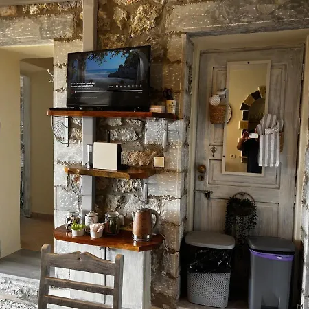 Villa Vista Featuring Amazing Sea Views With Pool, King Bed And Romantic Shower For Two * Mesokhórion