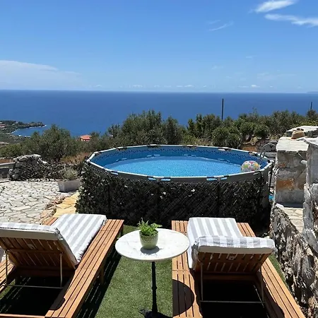 Villa Vista Featuring Amazing Sea Views With Pool, King Bed And Romantic Shower For Two *